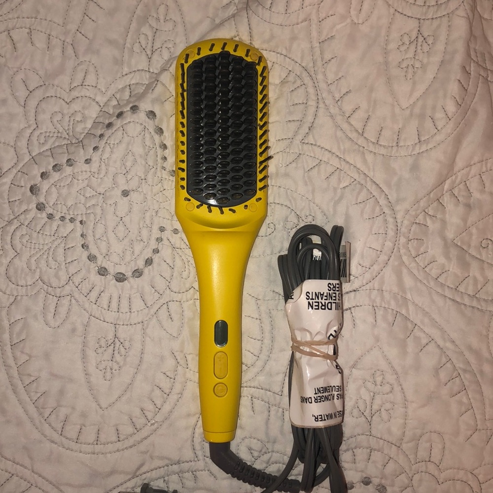 Drybar Brush Crush